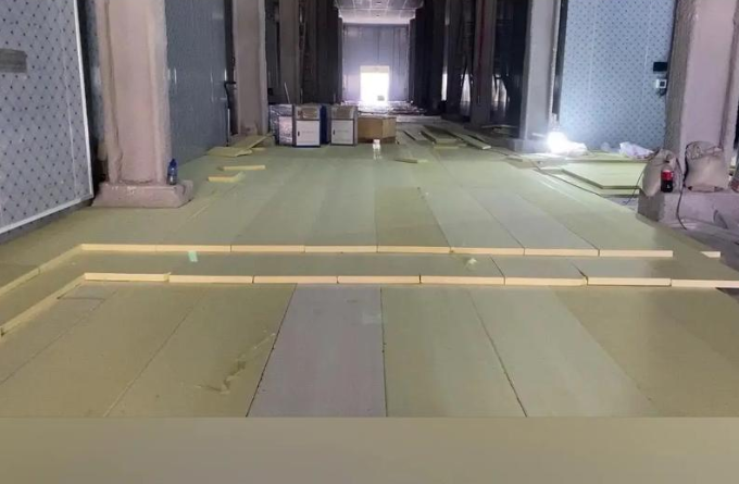 冷庫擠塑板為什么要錯縫鋪設(shè)？